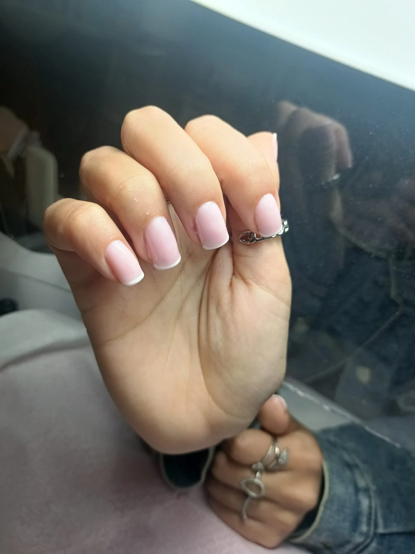 בניית ציפורניים באקריל בראשון לציון | רחלי סוני קוסמטיקה