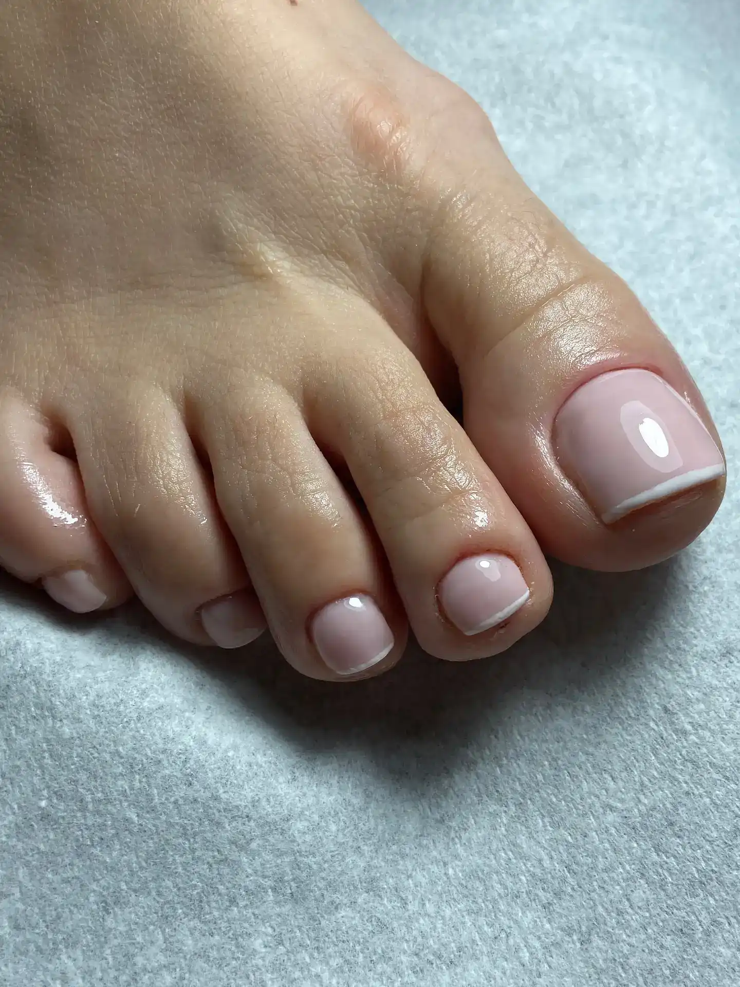 לק ג׳ל ברגליים / טיפול בכף הרגל