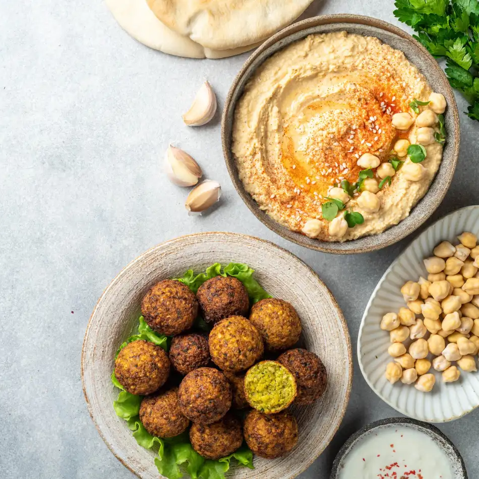 חומוס עם פלאפל