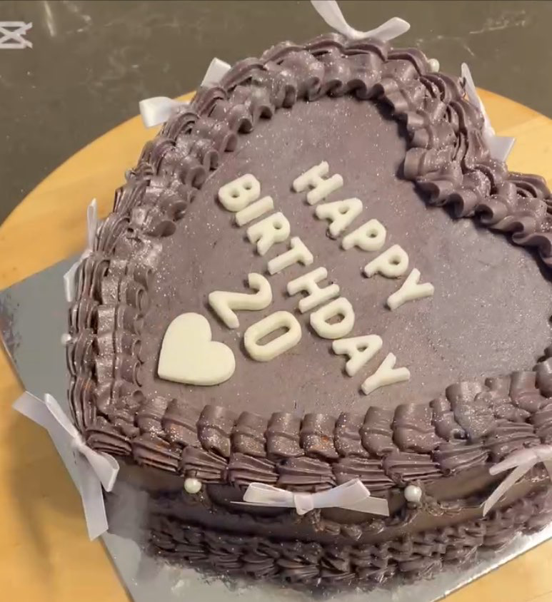 עוגת וינטאג׳ לב