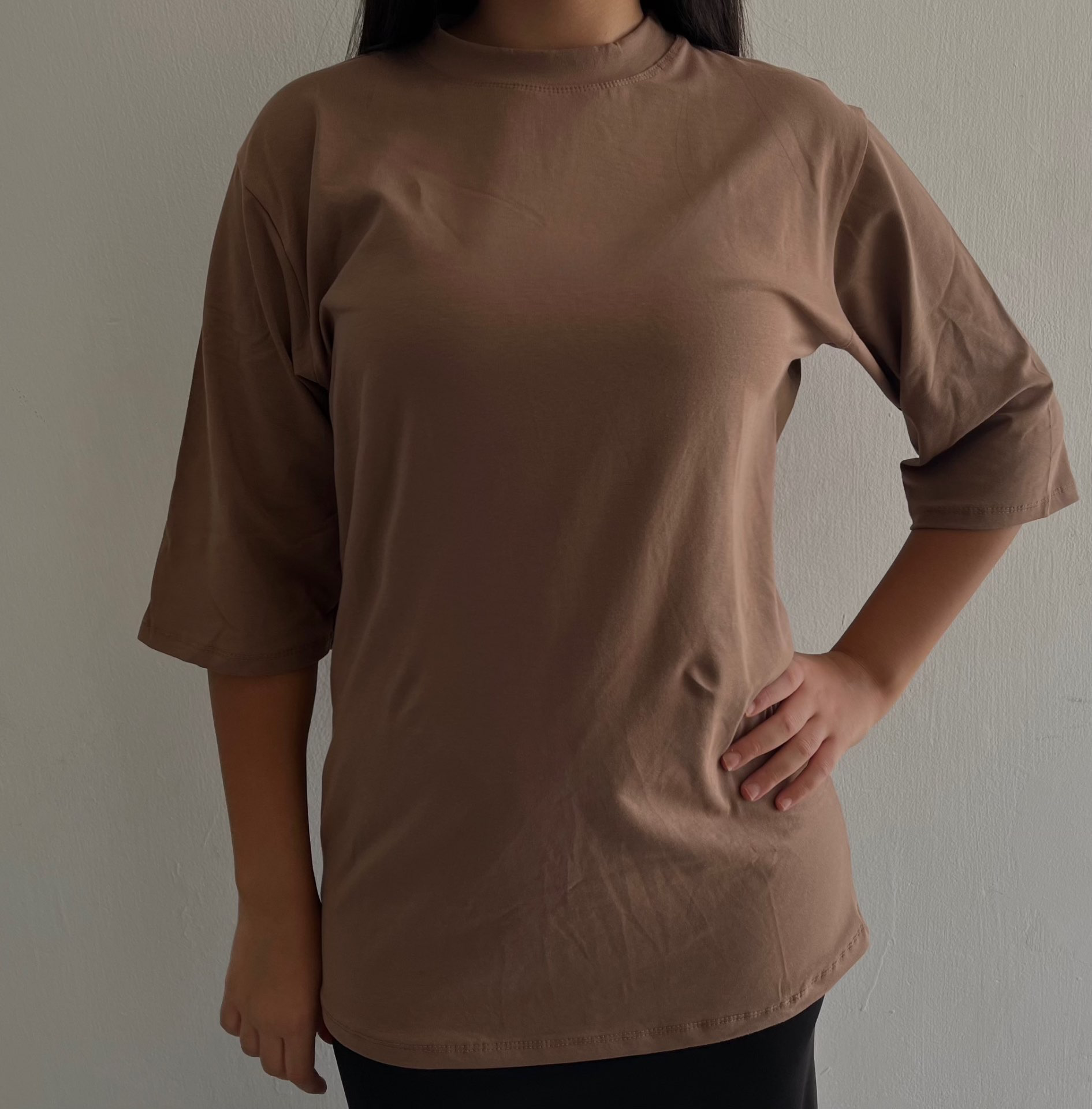 חולצה 3/4 גזרת אובר סייז בייסיק - מוקה