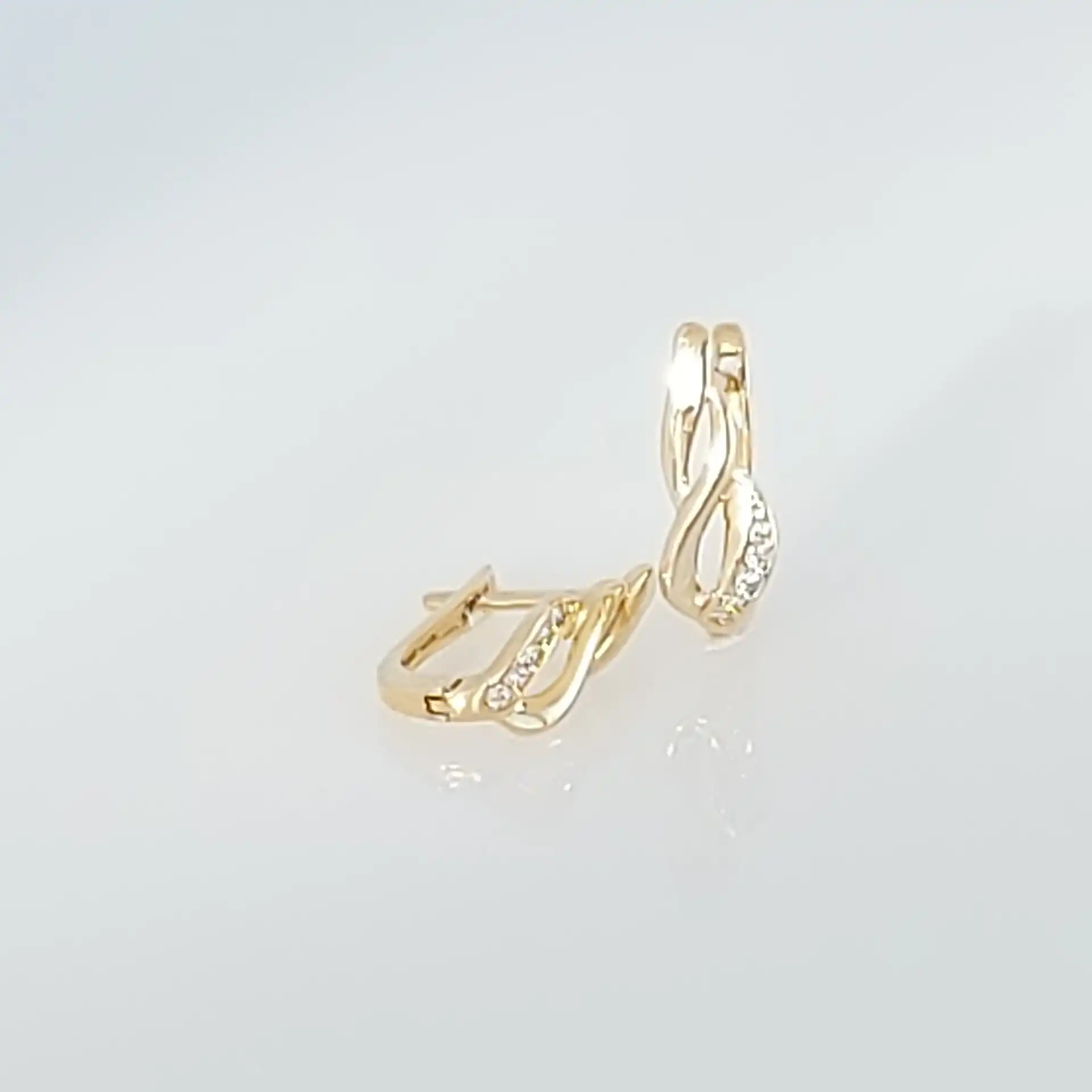 עגילים זהב צהוב 14 קראט משובצים בזירקוניה