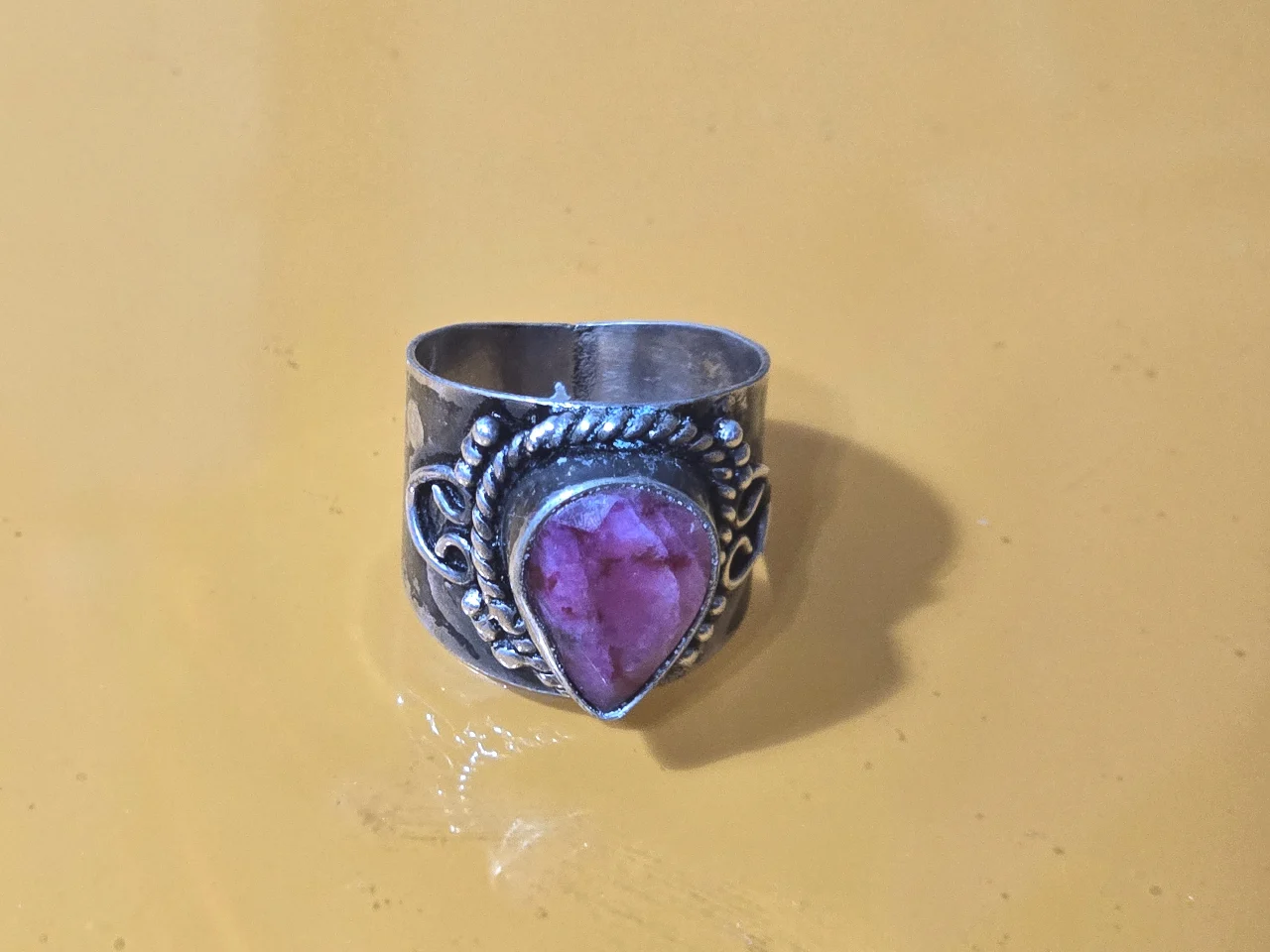 טבעת כסף 925 חתומה שבוץ אבן רודונייט טבעית האבן בדוגמת טיפה מידה 6\6.5