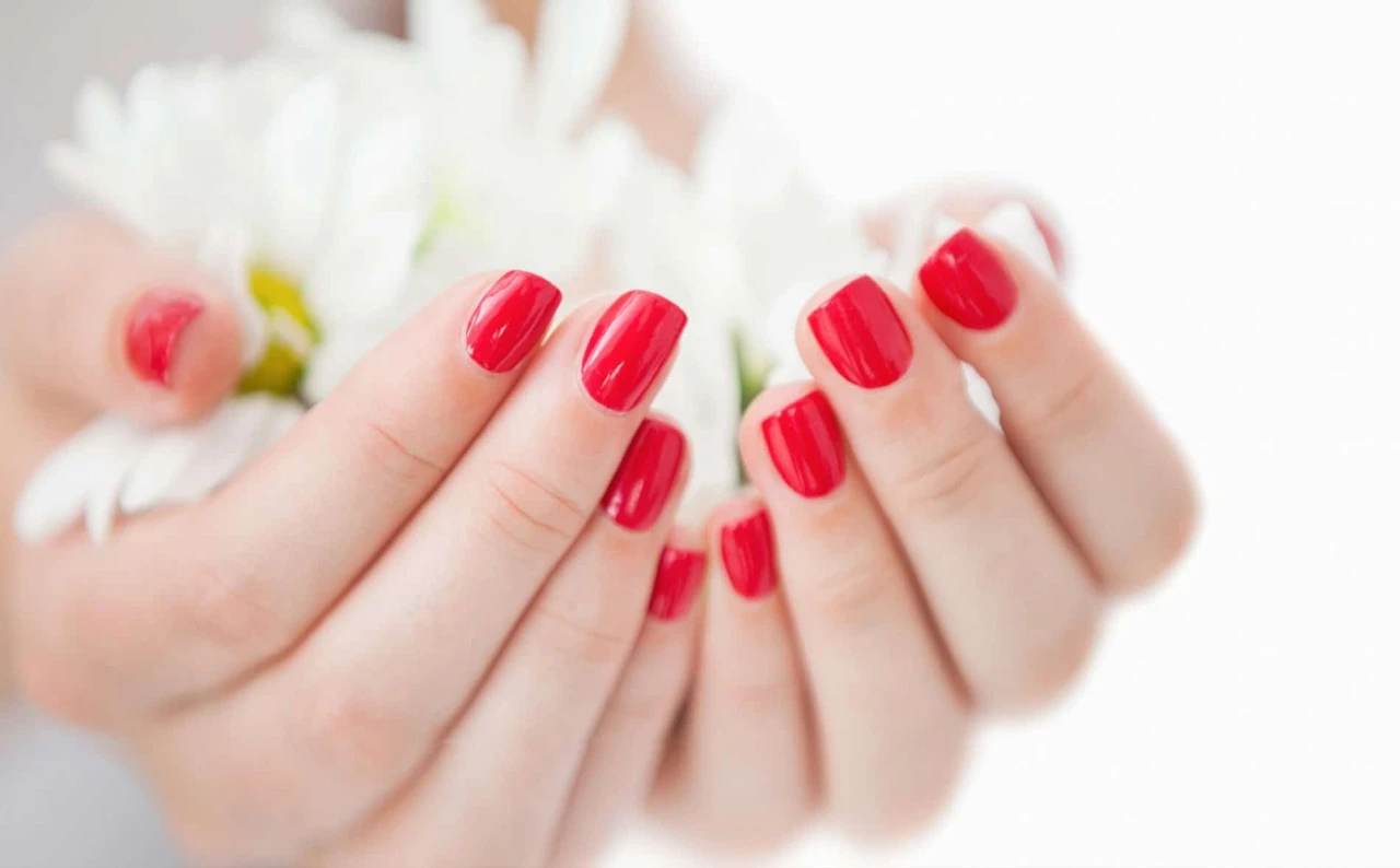 מניקור לק ג'ל