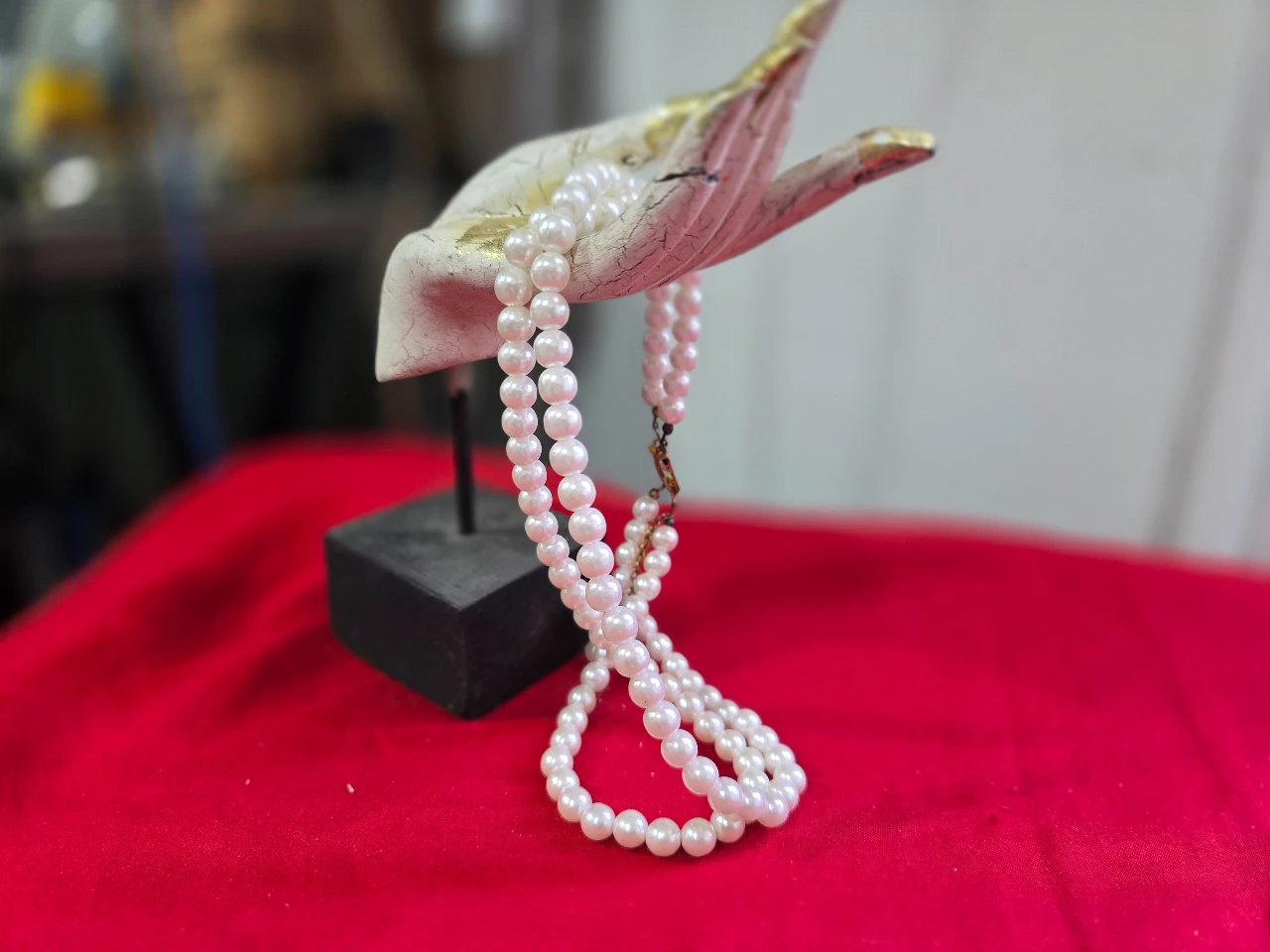 שרשרת 2 שכבות פנינים מלאכותיות סגר מוזהב