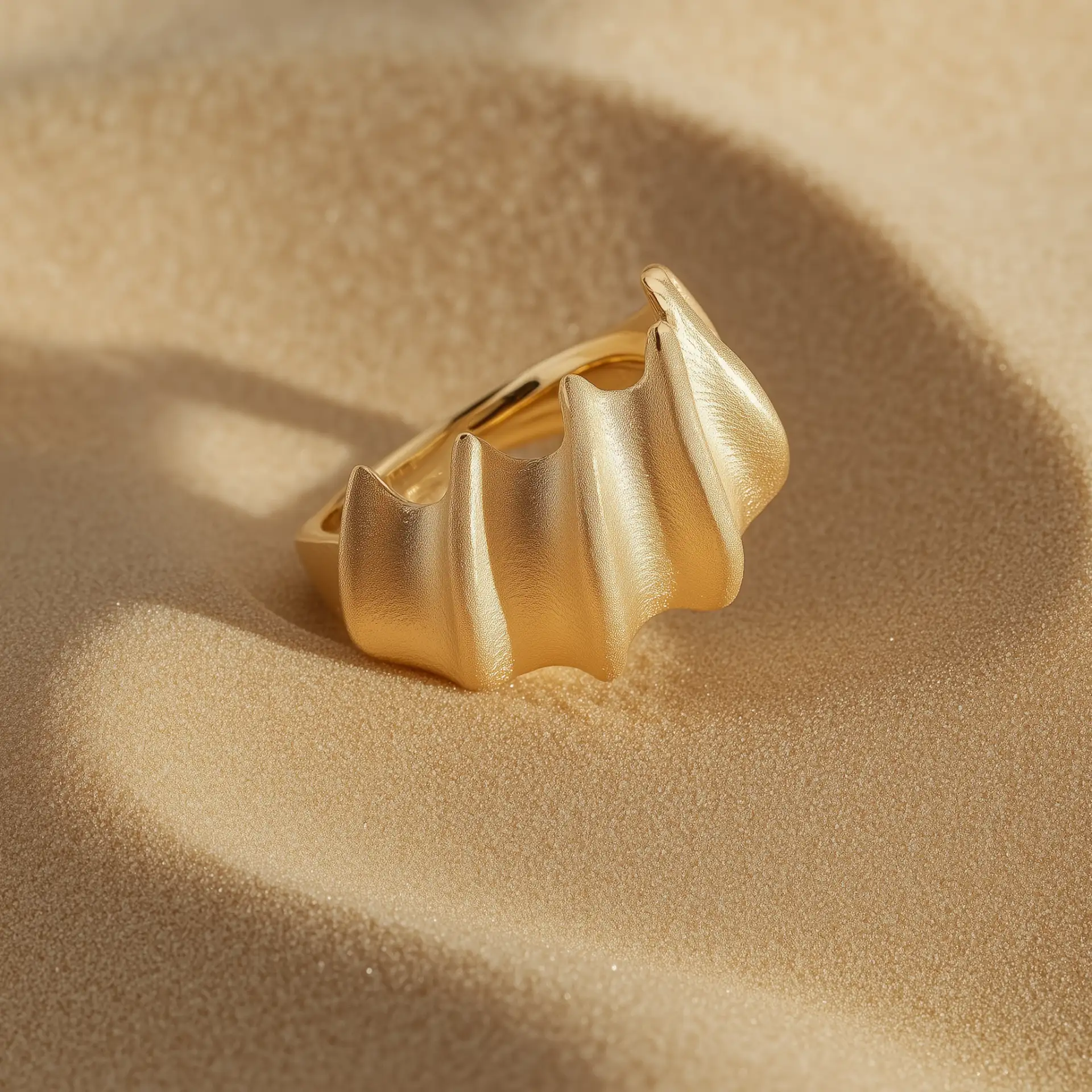 טבעת "צדף המדבר" – פיסול גלי בזהב או כסף