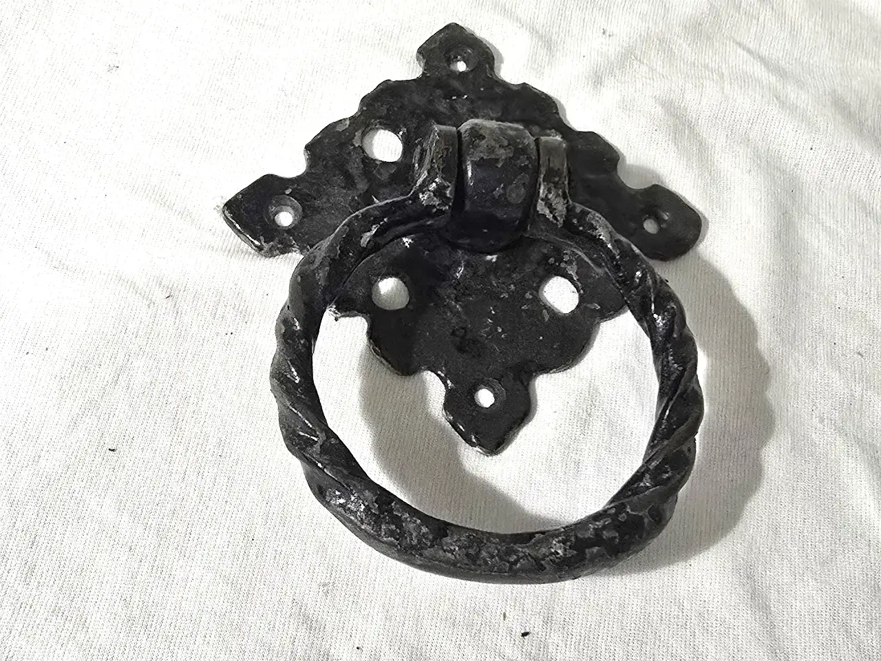 אלמנט דלת, מתכת, חלק מרובע: 9/9 ס"מ, עגול: קוטר: 10 ס"מ.