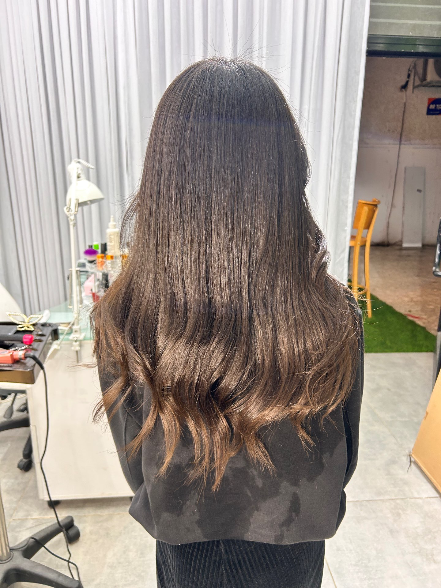 החלקה אורגנית משקמת לשיער מקורזל