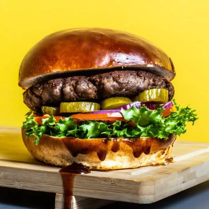 המבורגר 130 גרם עסיסי וטעים במיוחד | גורילה בורגר