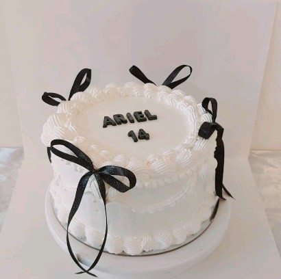 עוגת וינטג פפיון שחור