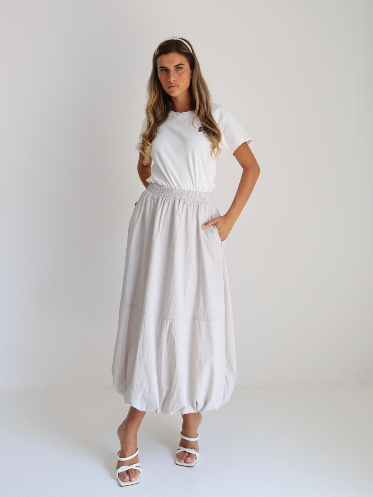 חצאית הילה אבן