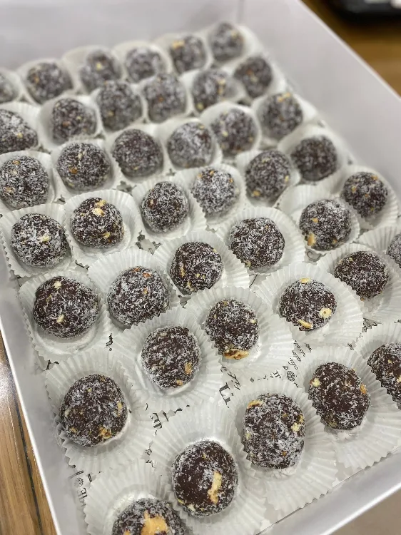 מגש כדורי שוקולד