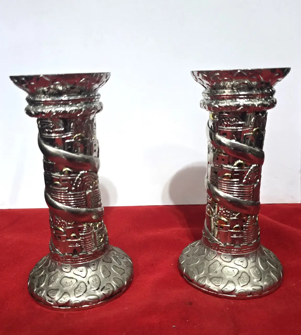 פמוטים ממתכת מוכספים