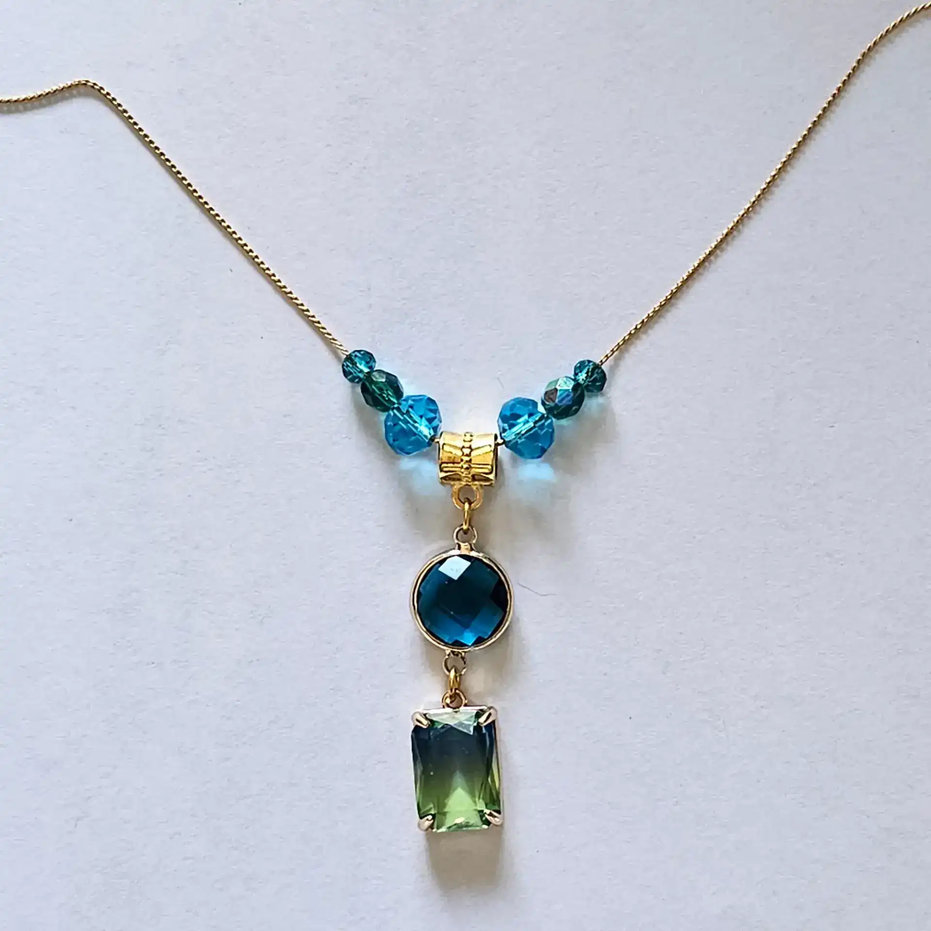 שרשרת קריסטלים עלמה עם תליון יוקרתי | רונה סדנאות יצירה ונפש