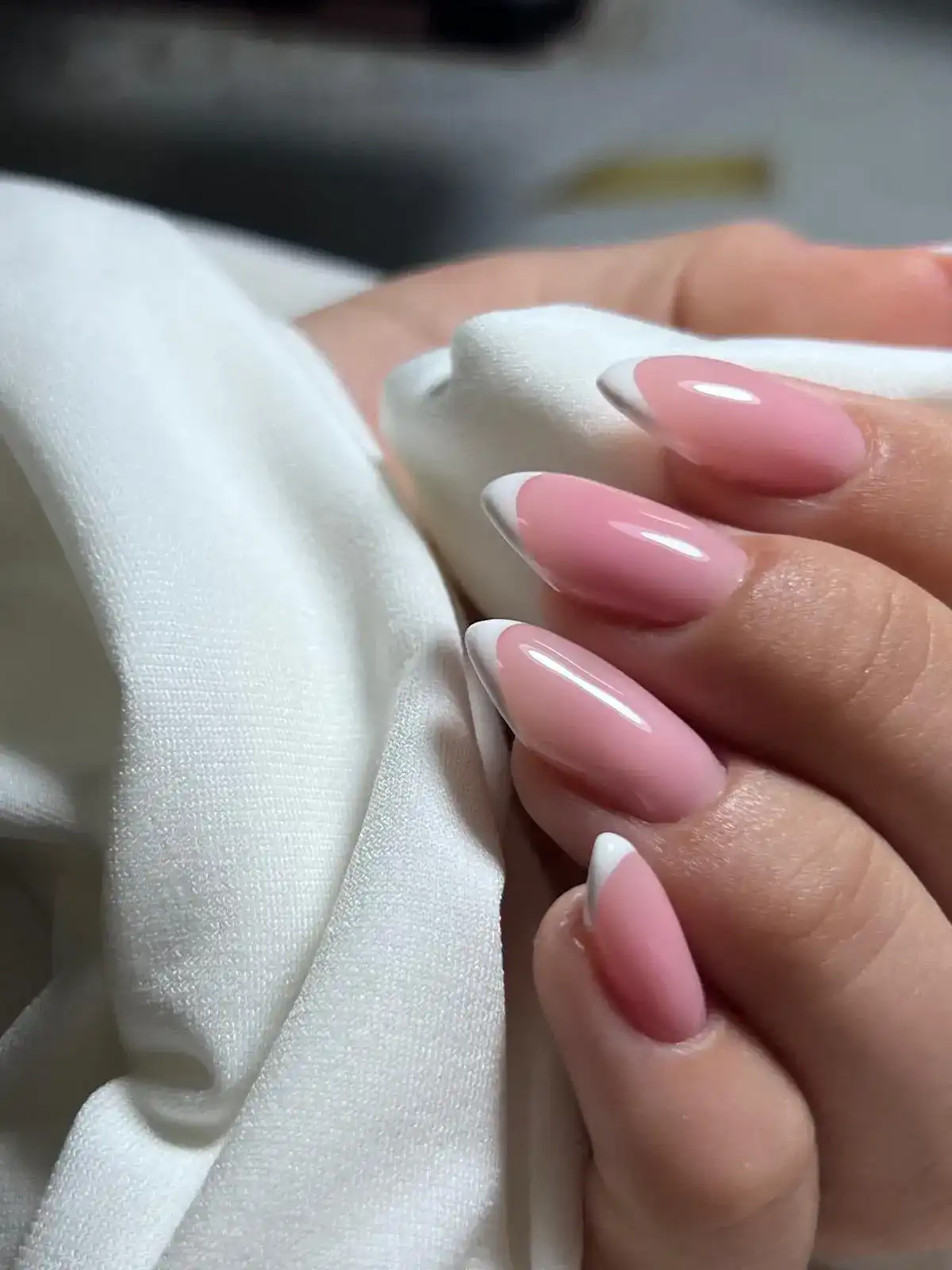 השלמת ציפורן (עד 3 אצבעות)