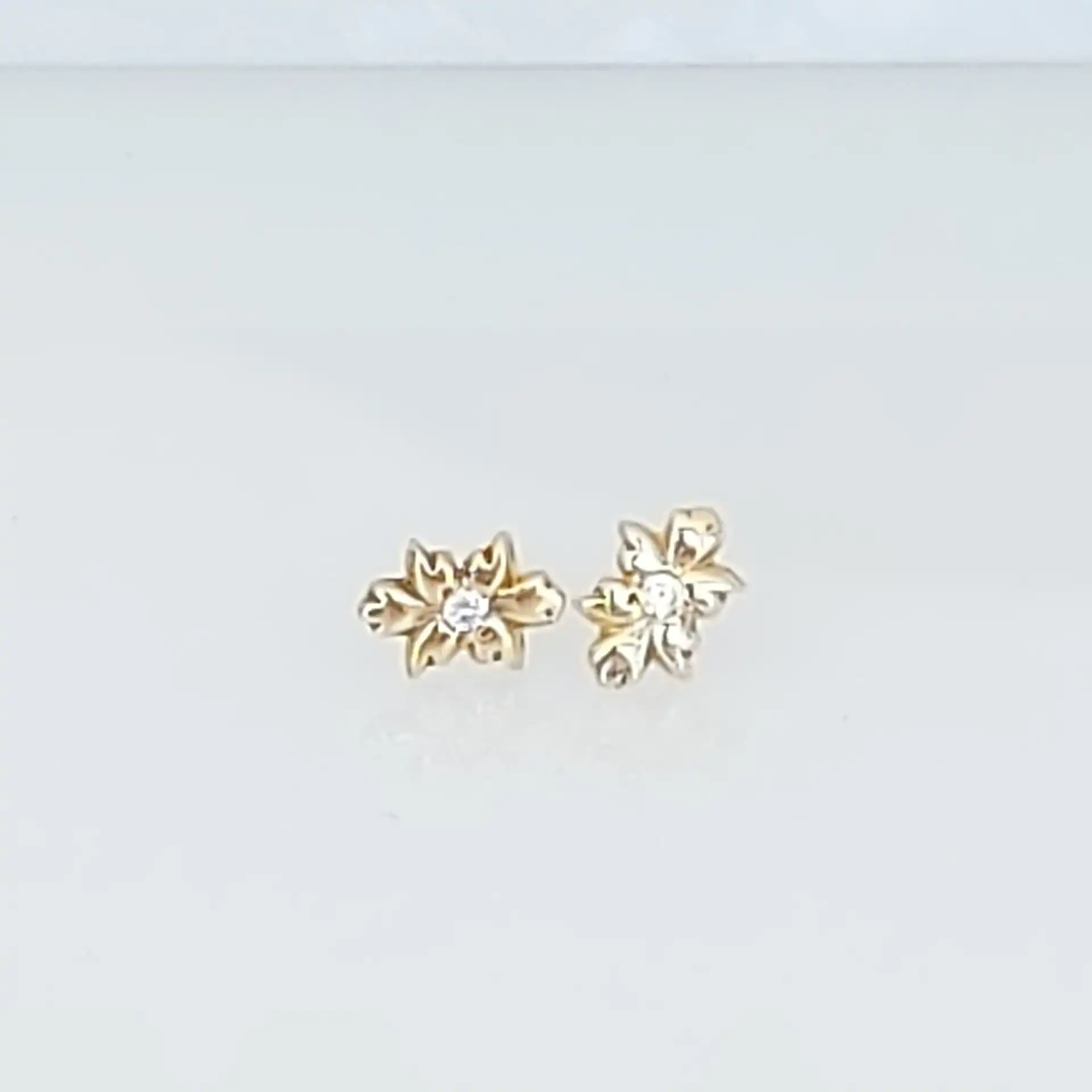 עגילים צמודים זהב 14K