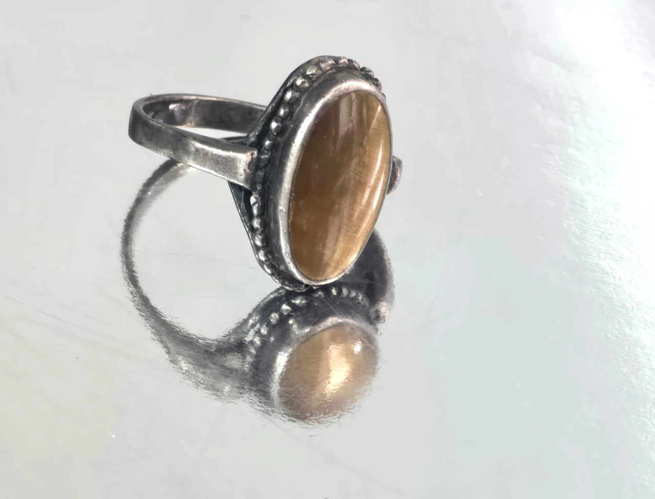 טבעת כסף 925 חתומה משובצת באבן טבעית "עין הנמר" מידת הטבעת 9