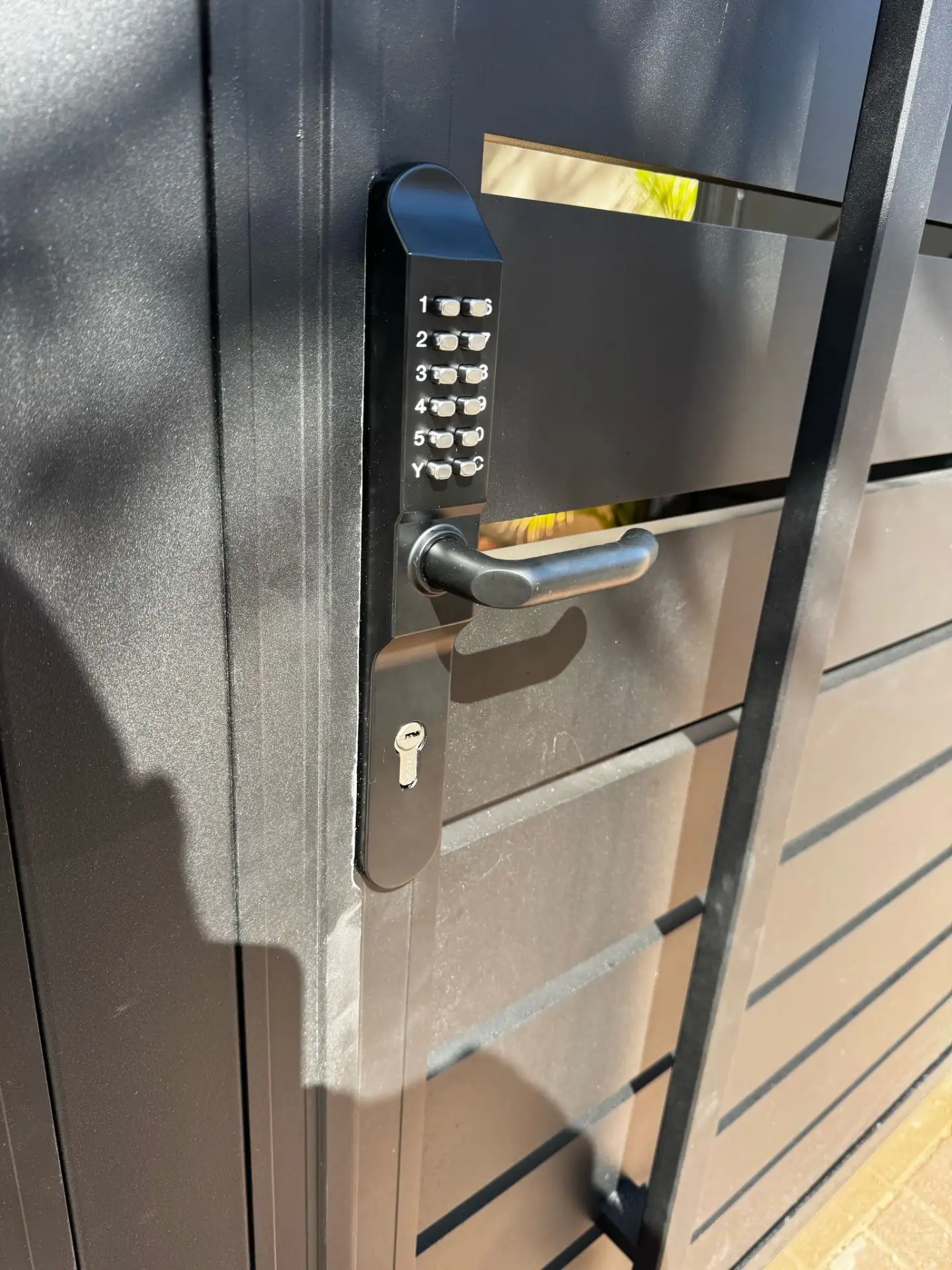 התקנת מנעול מכני