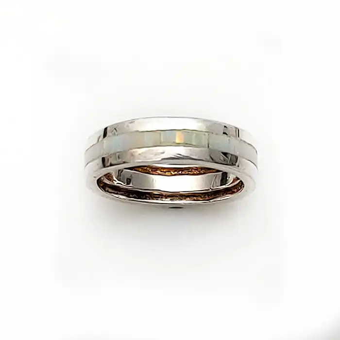 טבעת לאישה כסף 925 עבודת יד עם פס אבן אופל