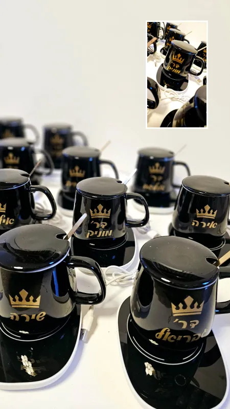 כוס עם תחתית מתחממת