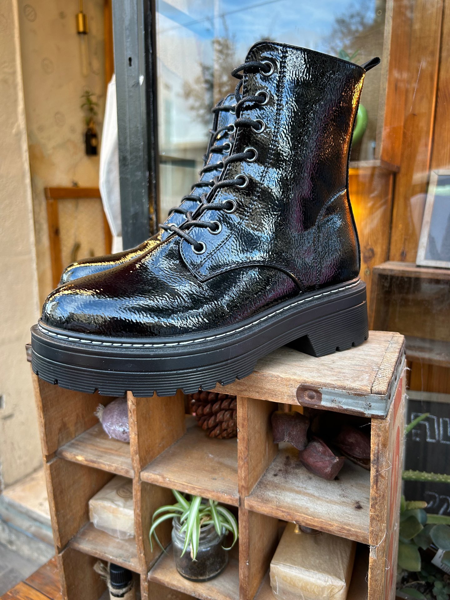 מגפי לק אמילי