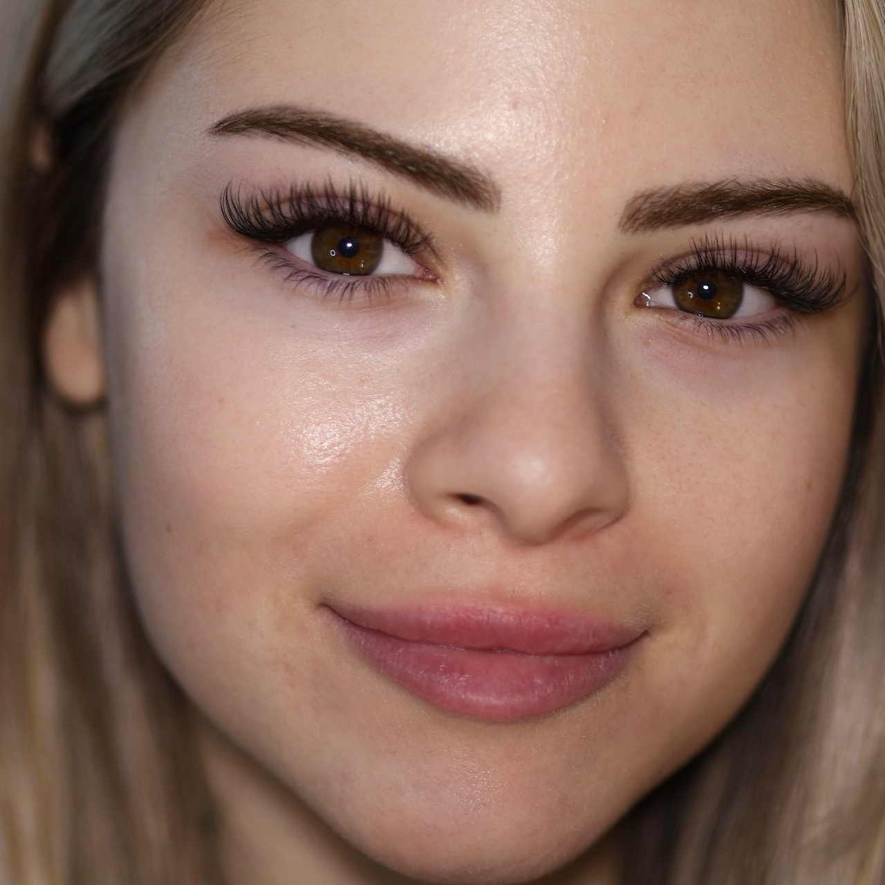 הלחמת ריסים קלאסית או נפח 2D