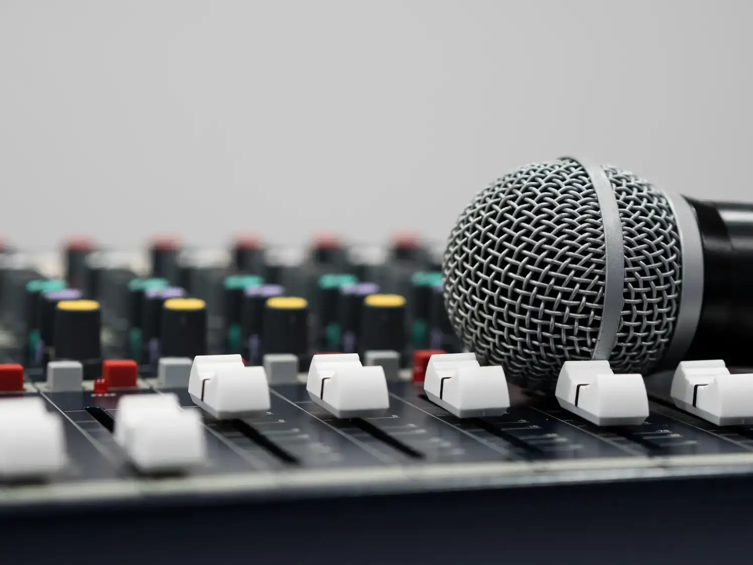 השכרת מערכת הגברה למסיבה עד 500 איש