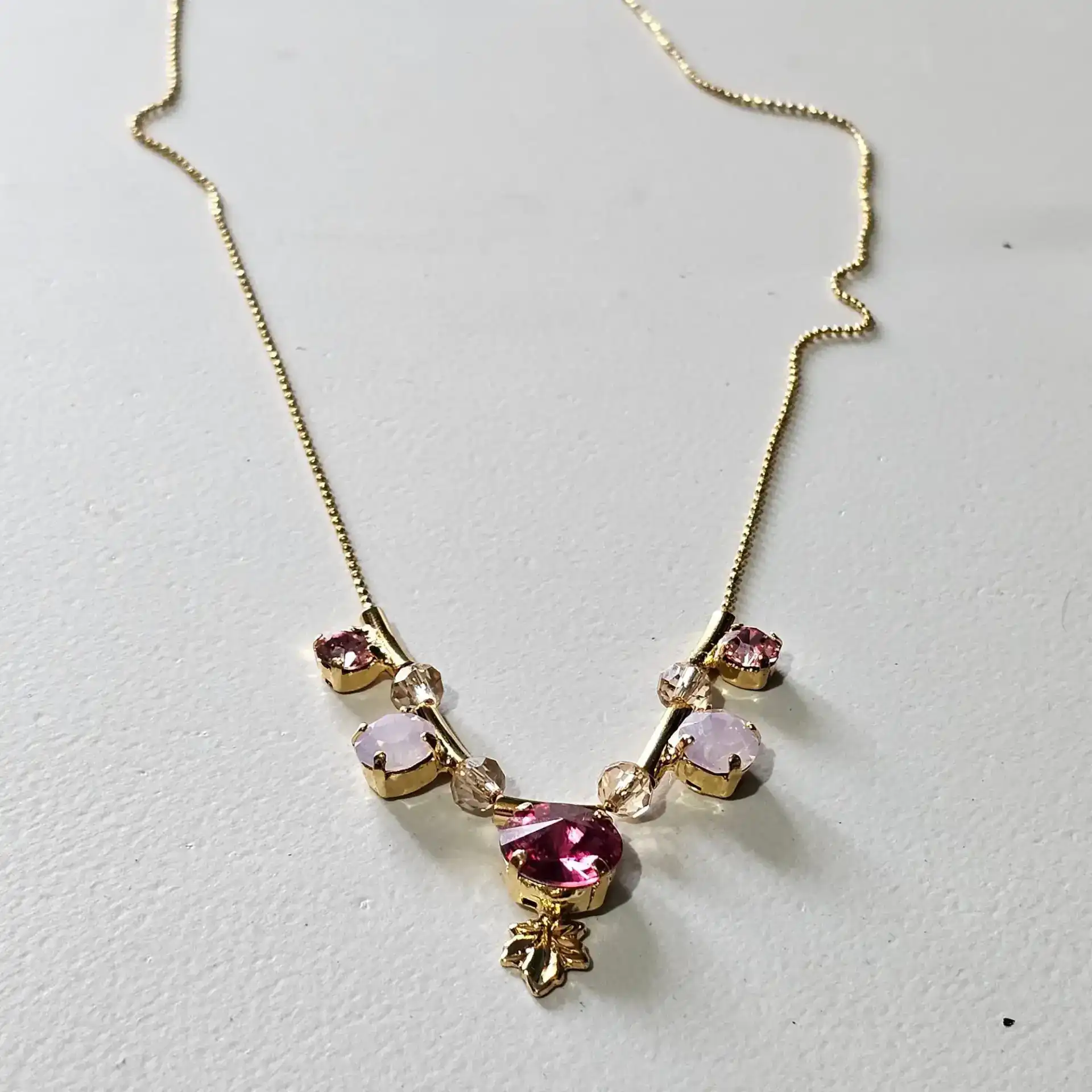 שרשרת קרן מצופה זהב 24K עם קריסטלים | רונה סדנאות יצירה ונפש