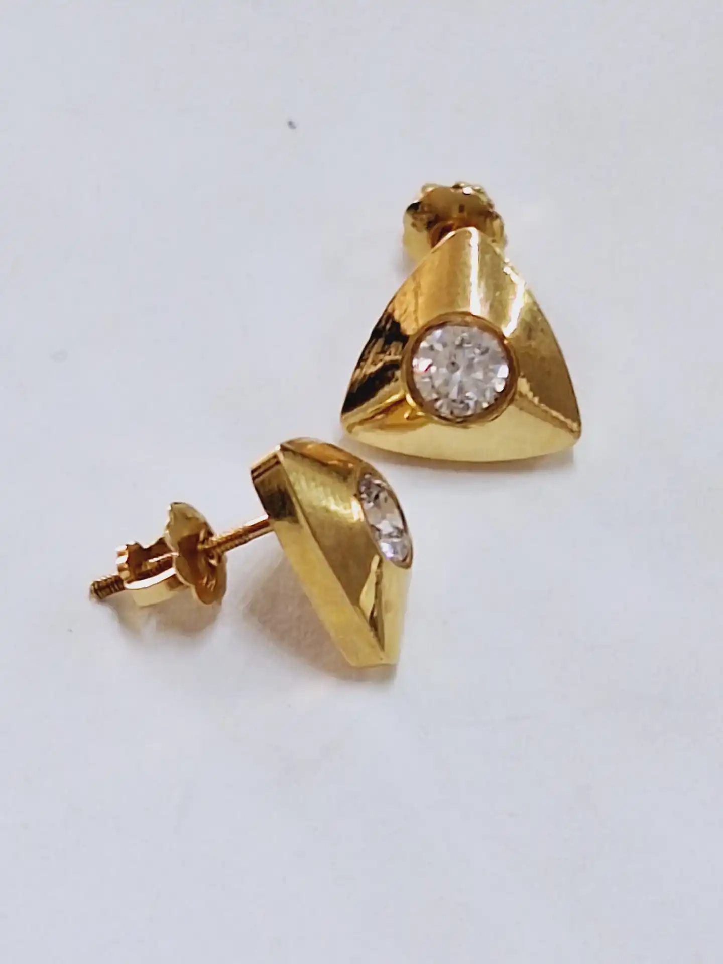 עגילים צמודים זהב 14 K