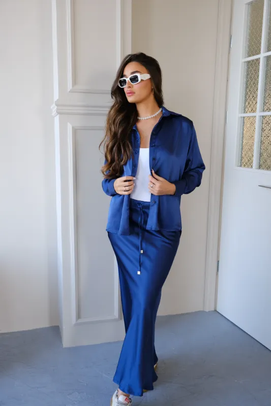 מכופתרת סאטן רויאל