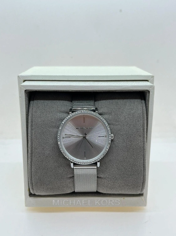 מייקל קורס כסוף לאישה