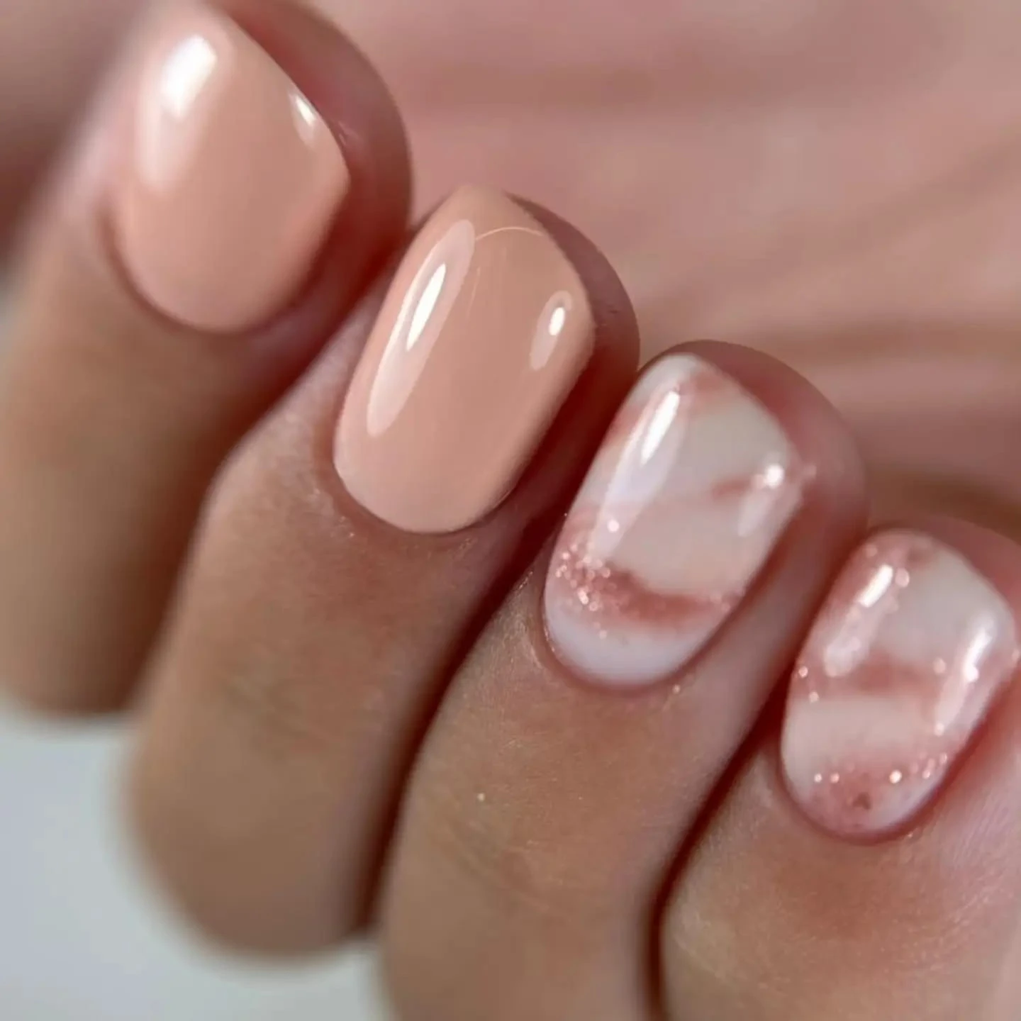 לק ג'ל עם מבנה אנטומי