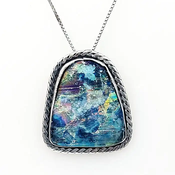 תליון כסף 925 משובץ באבן זכוכית רומית כולל שרשרת