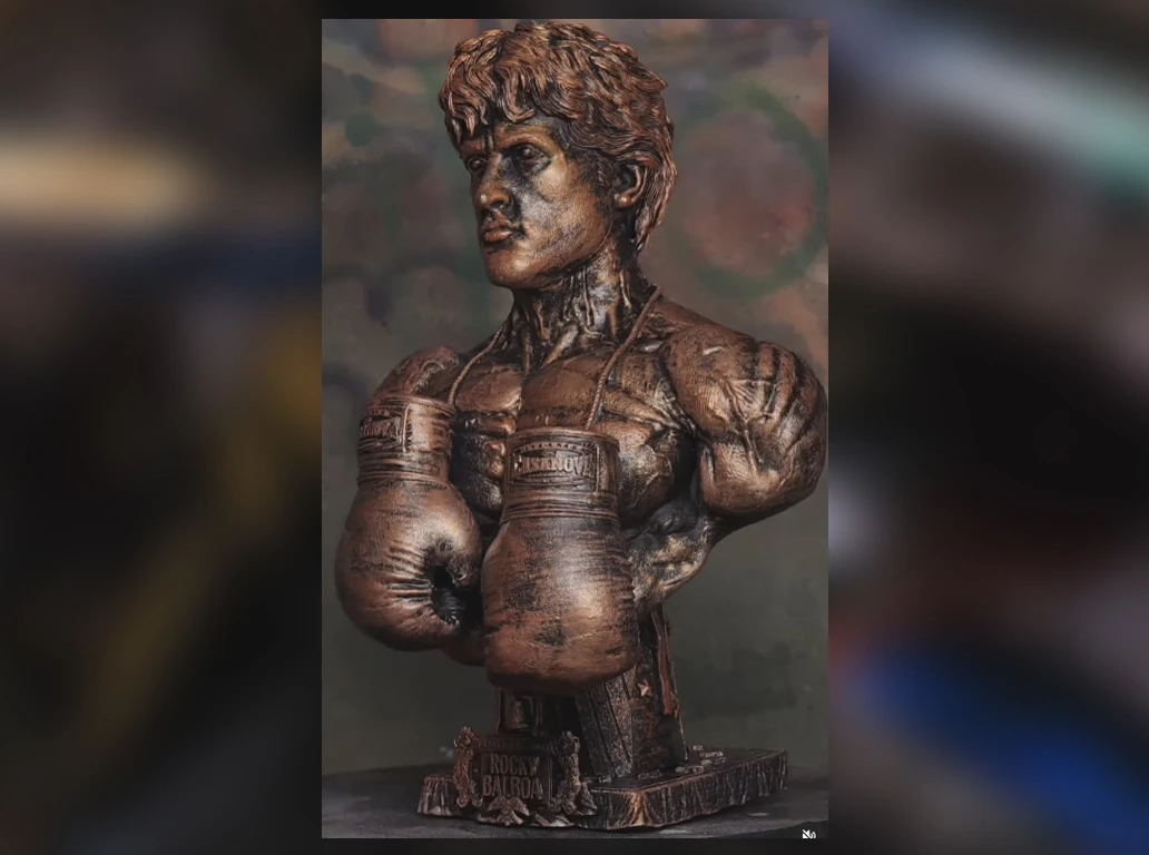 פסל ברונזה - רוקי בלבואה