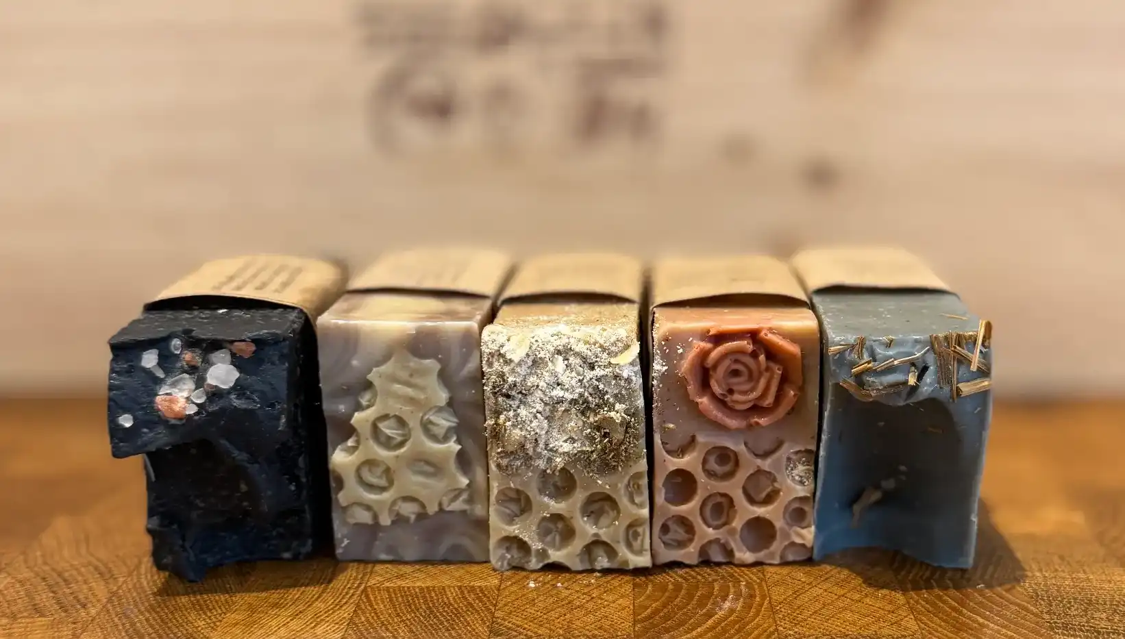 סבונים טבעיים עם דבש בעבודת יד