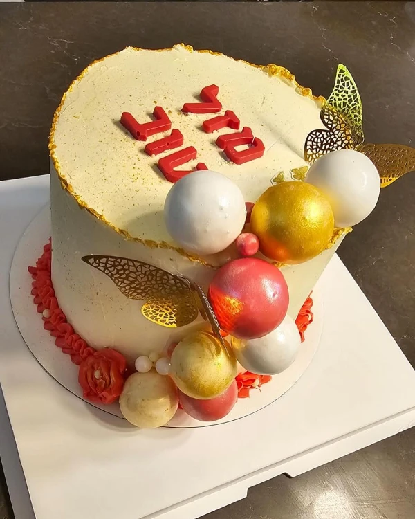 עוגת מעוצבת אישית קוטר קוטר 18, 4/5/6 שכבות, כולל עיצוב והקדשה .