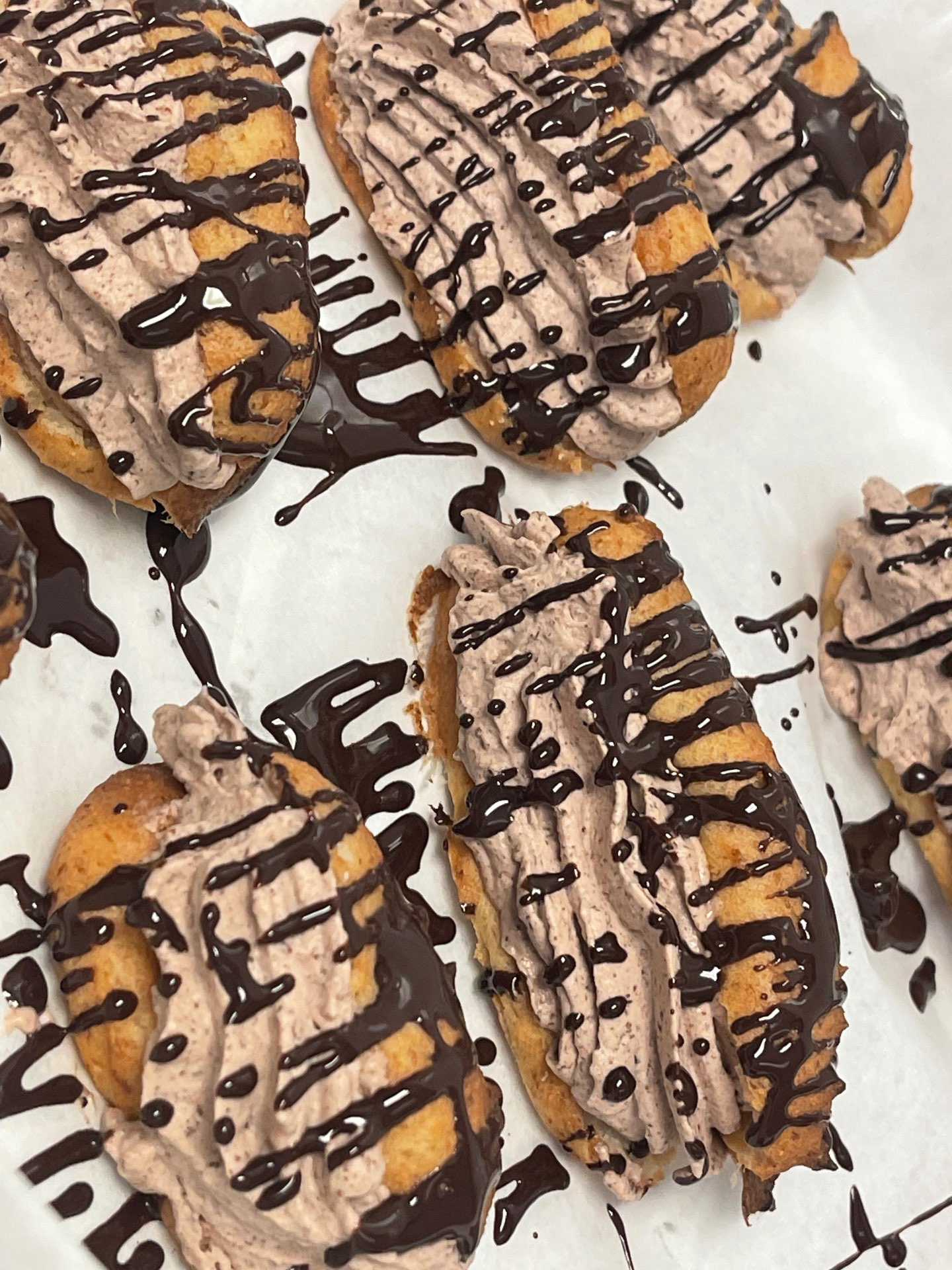 אקלר שוקולד בציפוי שוקולד בלגי