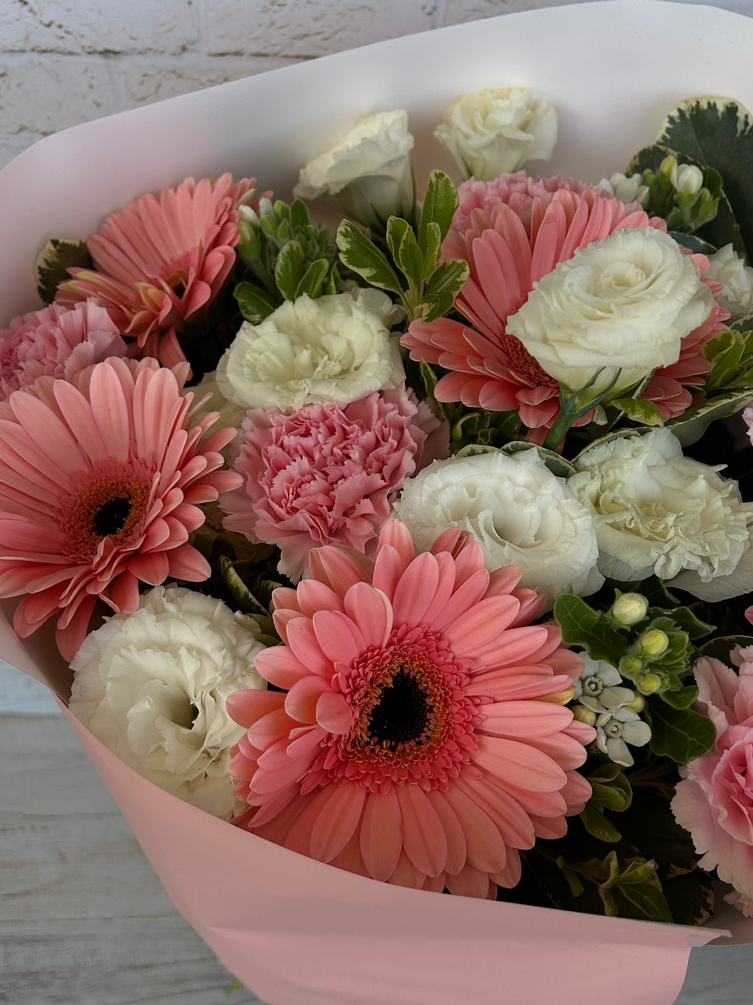 זר גרברות וציפורן