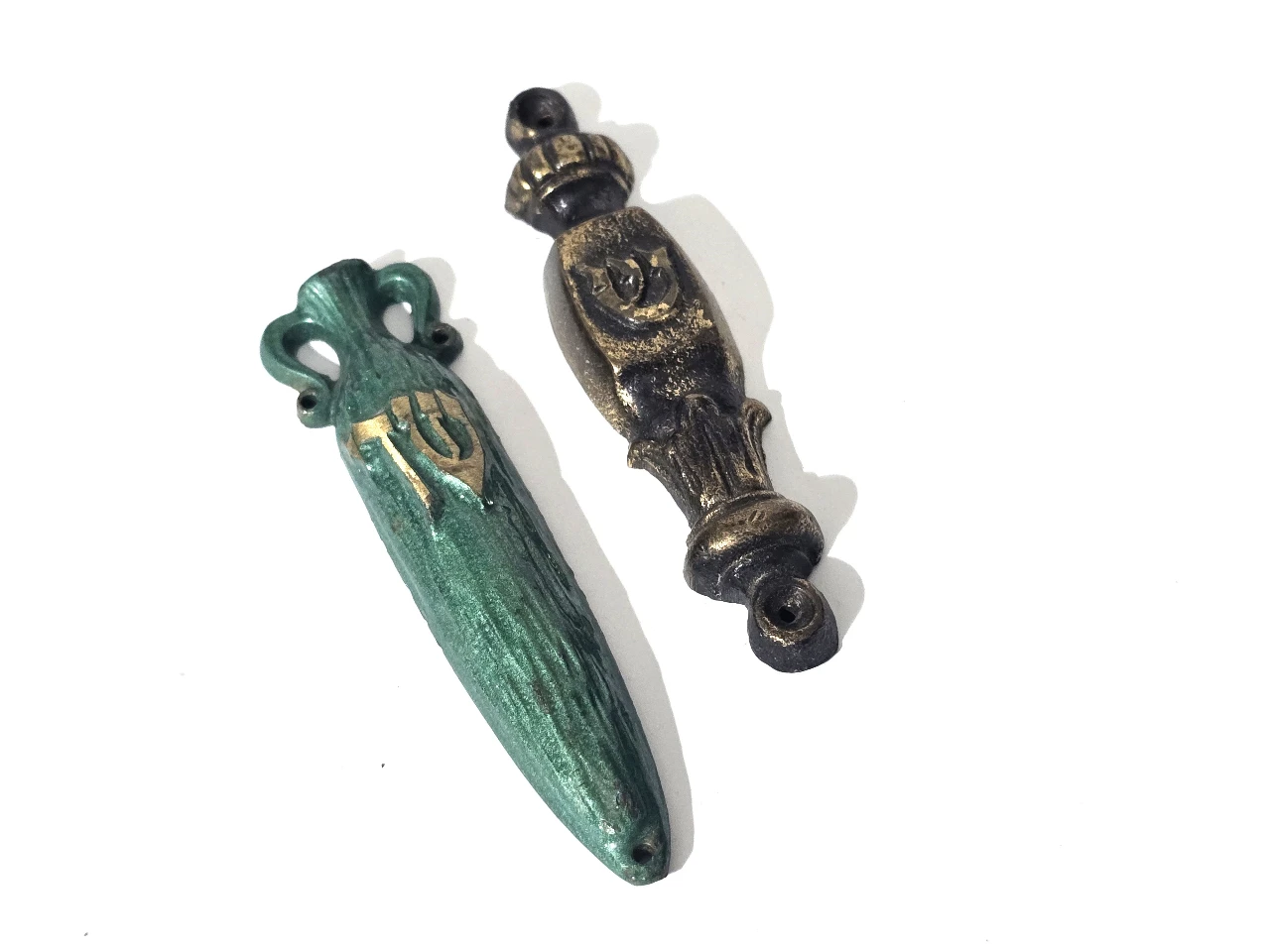 לוט של בתי מזוזות ישנות תוצרת ישראל .מזוזות מפליז 10 ס'מ גובה לכל אחת-וינט'ג