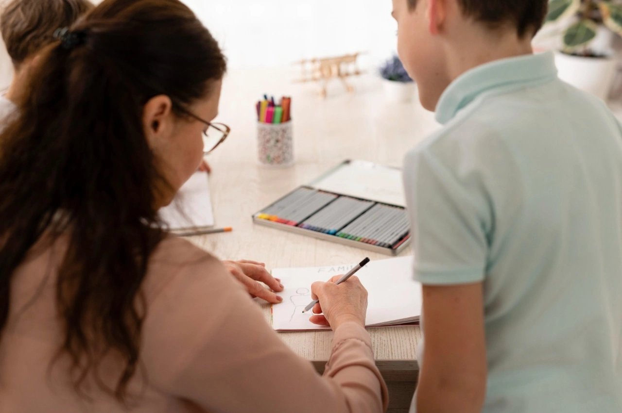 עשרה שיעורים פרטיים בבית המורה
