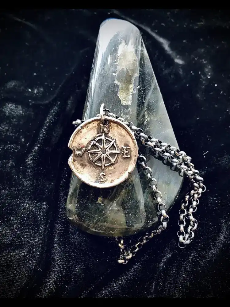 Silver Sterling compass pendant with a black diamond and its 70 cm necklace