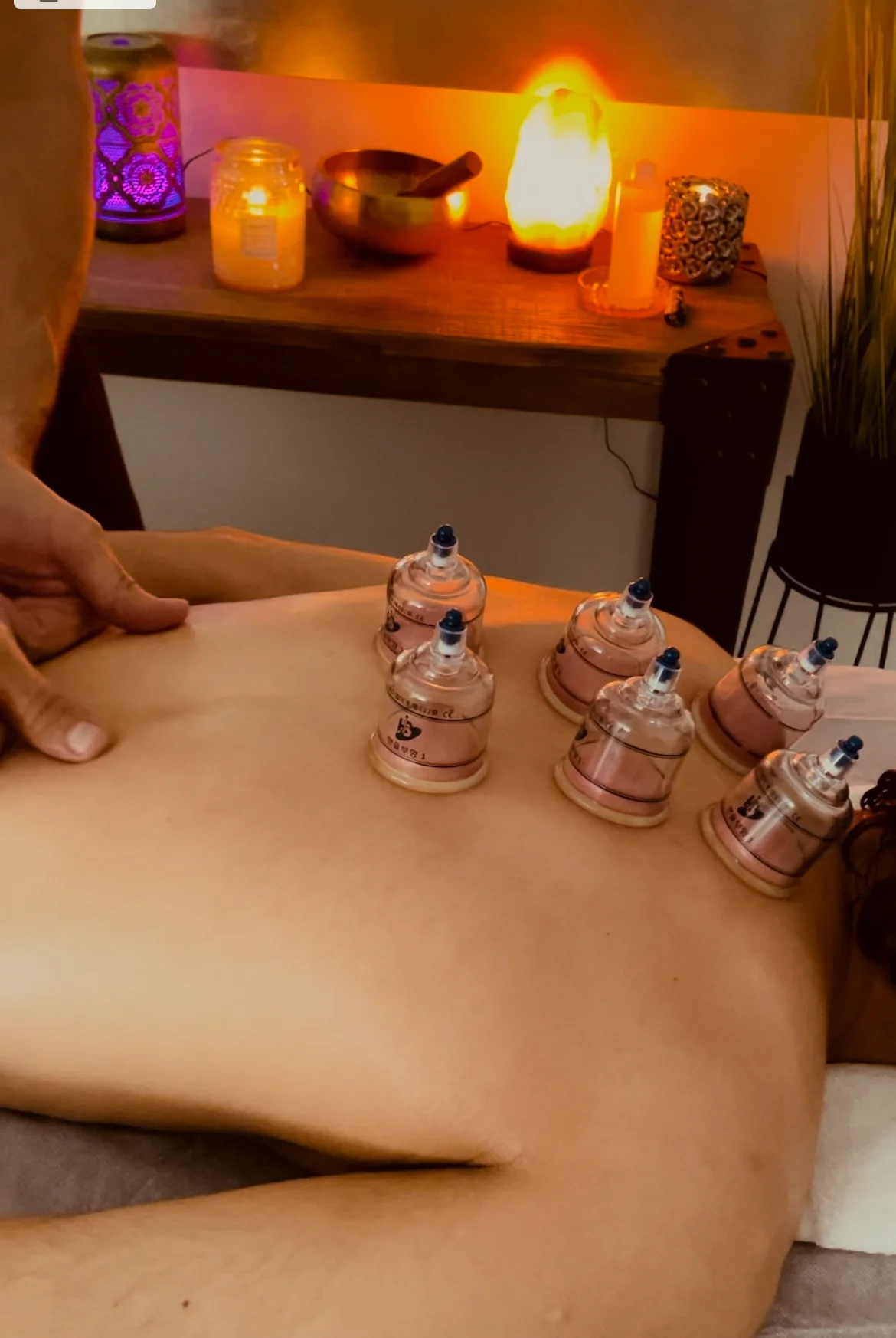 כל סוגי העיסויים כולל כוסות רוח ודיקור