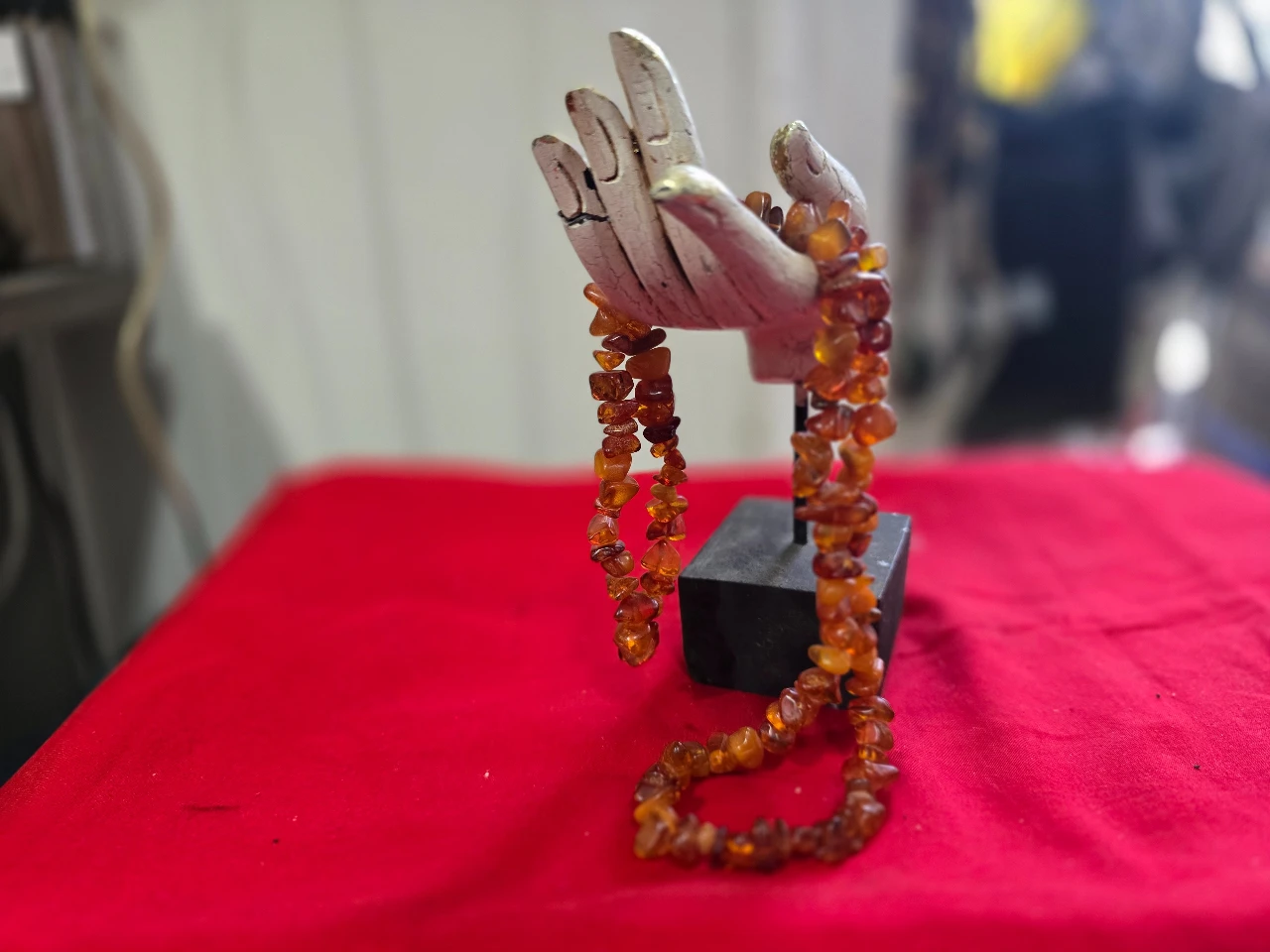 שרשרת ענברים תכשיט עם אופי טבעי