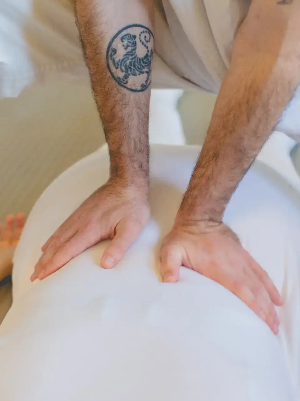 עיסוי תאילנדי למכורי מגע איטי