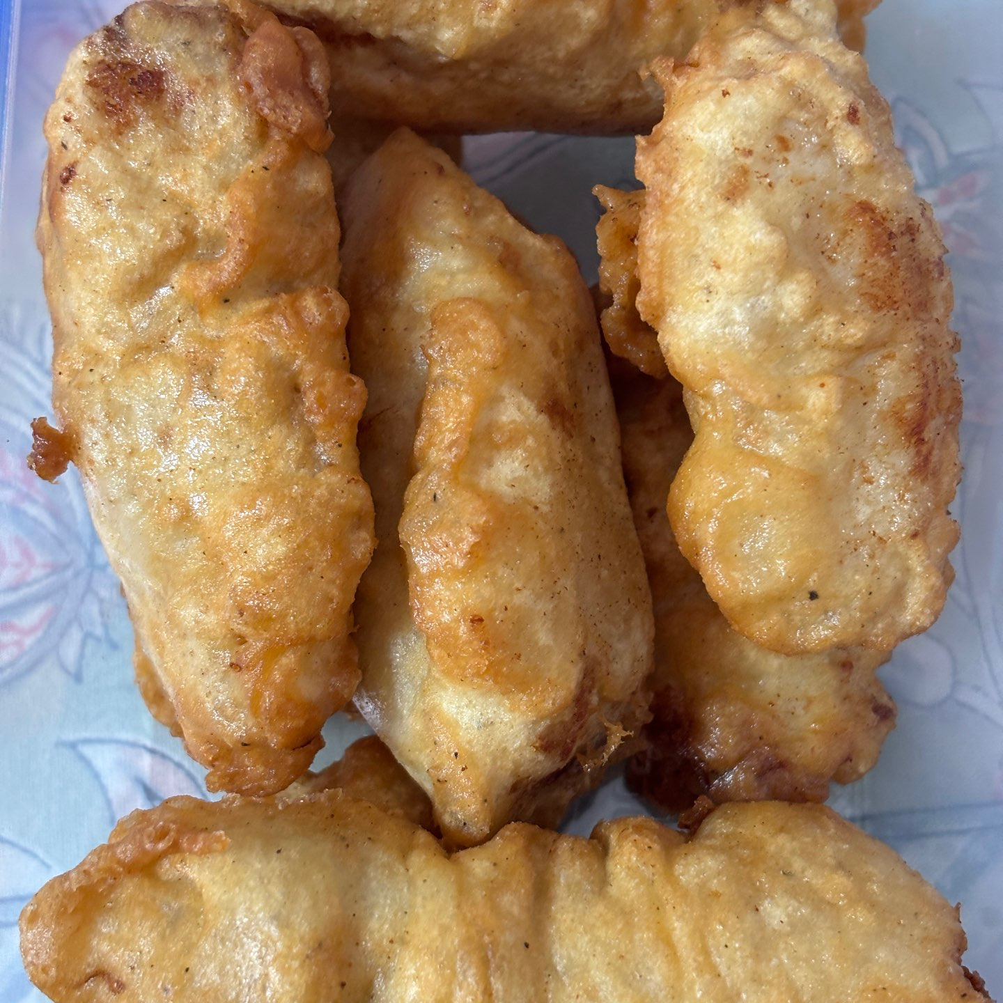 דג נסיכת הנילוס מטוגן בטמפורה – פריך, עסיסי ומושלם