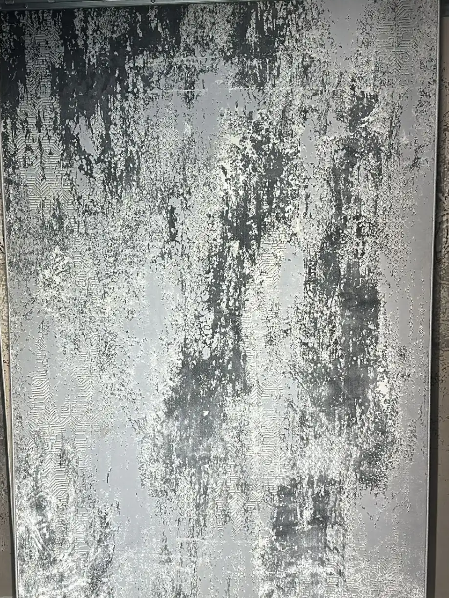 שטיח שחור אפור