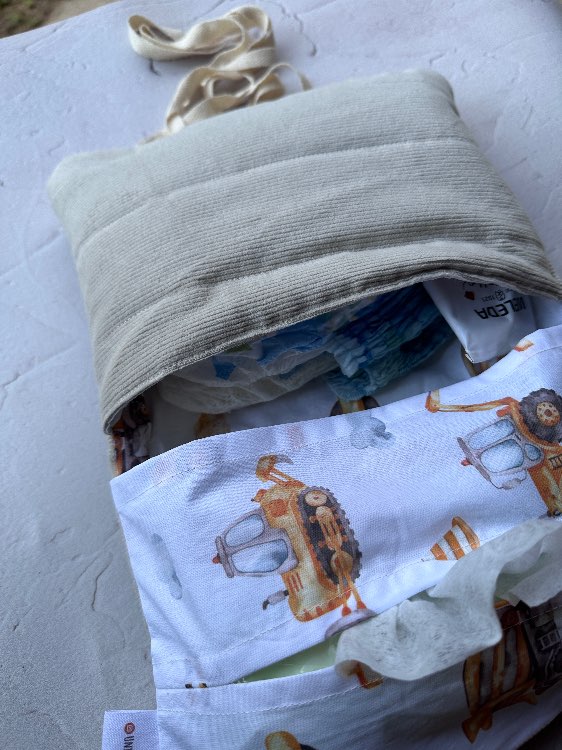 תיק החתלה - קורדרוי דק בשילוב טרקטורים