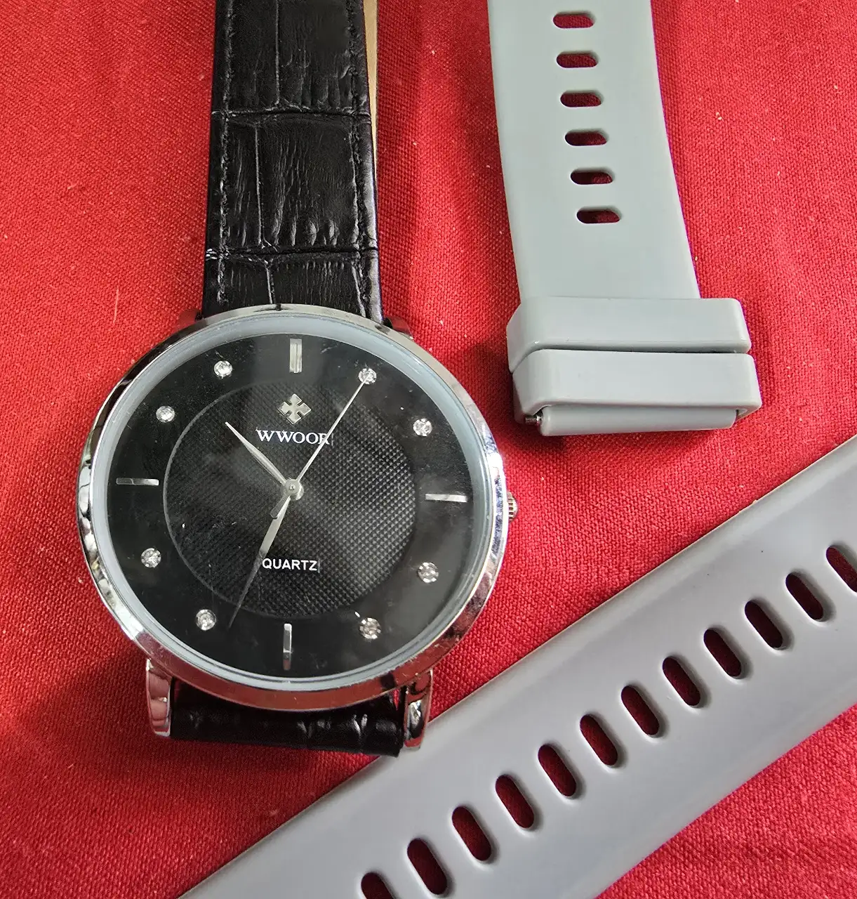 שעון יד אופנתי השעון חדש במצב עבודה רצועה להחלפה ..תיתחדש