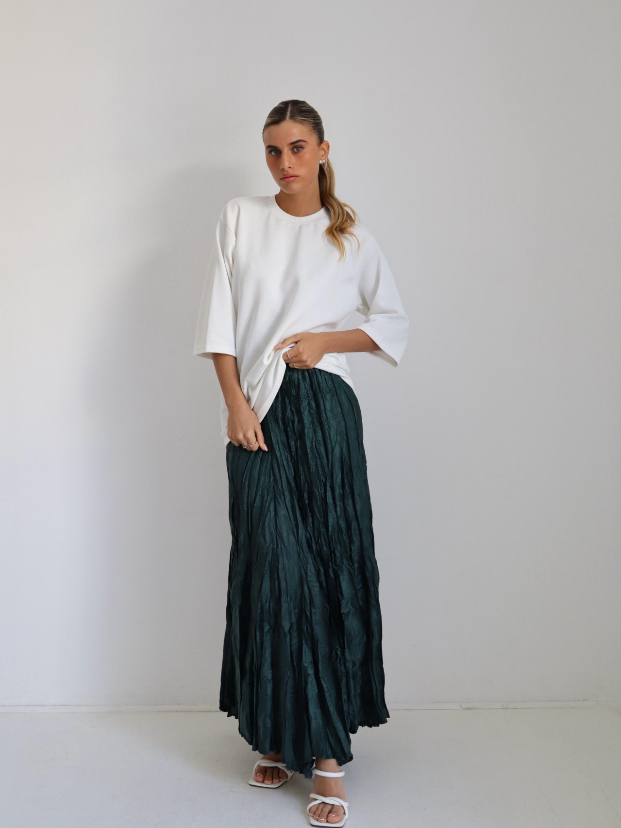 חצאית קרפ ירוק בקבוק