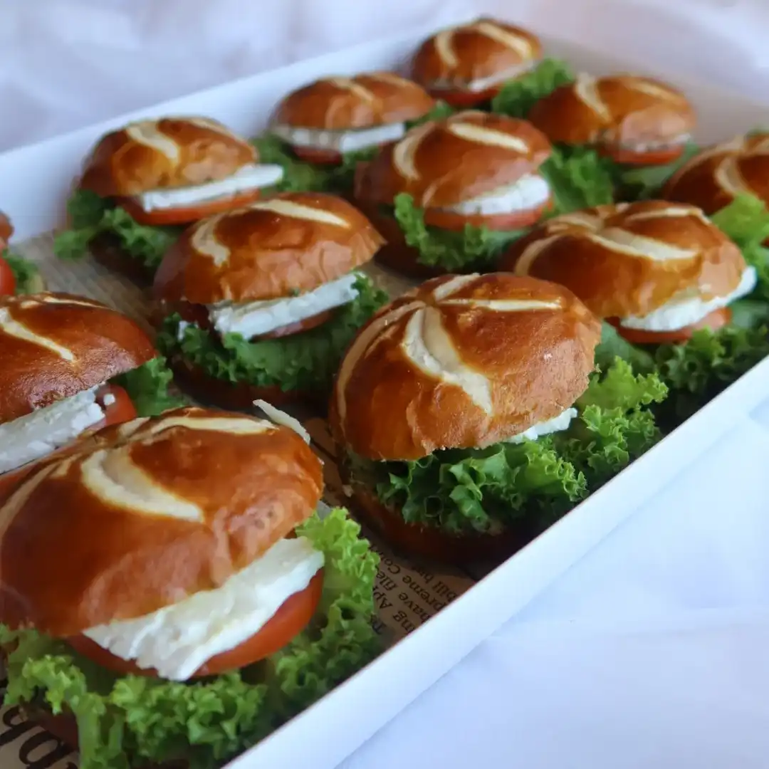 מגש מיני בגטון אמריקאי לאירוח אלגנטי | Luiza house